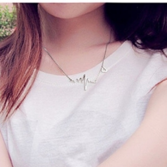 Heartbeat Necklace - Picture 4 of 4